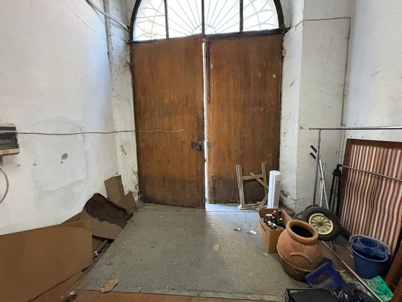 Attività commerciale in Affitto a Pisa, 1'100€, 128 m²