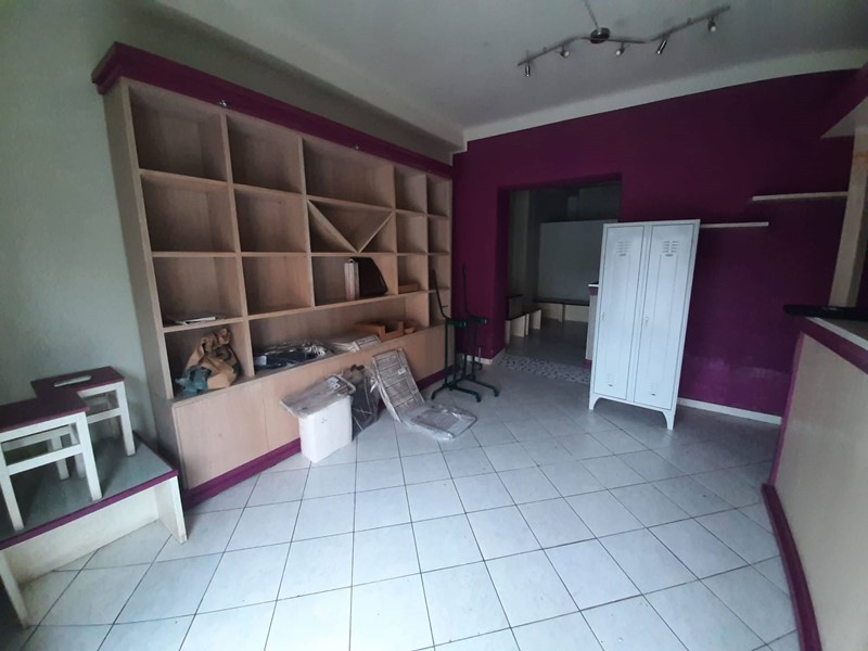 Attività commerciale in Vendita a San Giuliano Terme, 45'000€, 54 m²