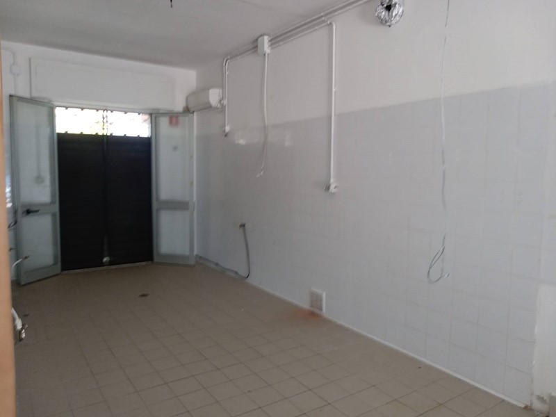 Attività commerciale in Affitto a San Giuliano Terme, 550€, 50 m²