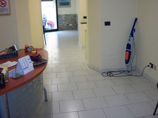 Attività commerciale in Affitto a Pisa, 650€, 70 m²