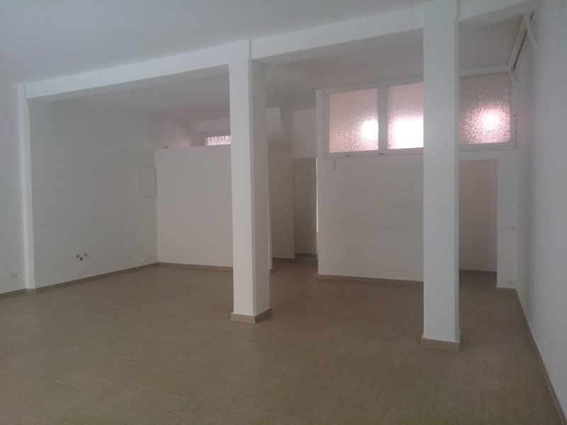 Attività commerciale in Affitto a Pisa, 650€, 70 m²
