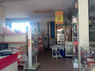 Attività commerciale in Affitto a Capannoli, 500€, 100 m²