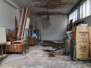 Attività commerciale in Affitto a Calcinaia, 700€, 62 m²