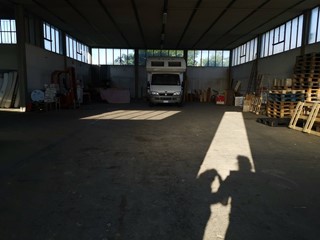 Capannone in Affitto a Bientina, 2'200€, 700 m²