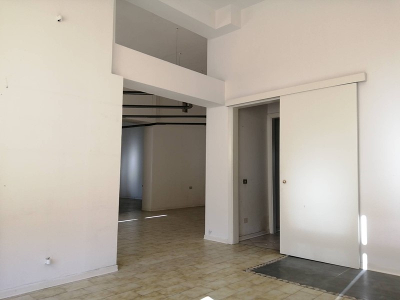 Attività commerciale in Vendita a Ponsacco, 110'000€, 155 m²