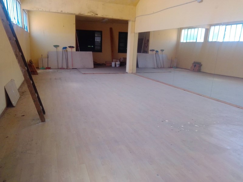 Attività commerciale in Affitto a Capannoli, 680€, 400 m²