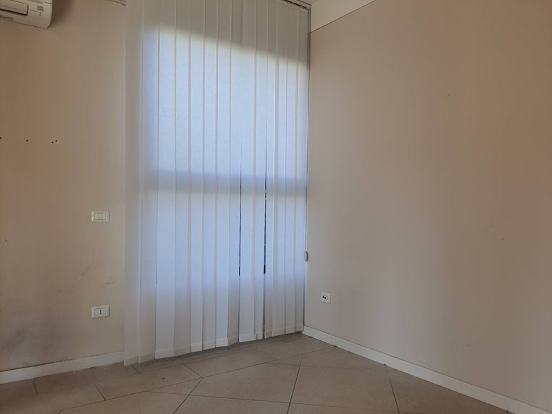 Attività commerciale in Affitto a Castelfranco di Sotto, 950€, 120 m²