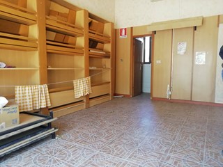 Attività commerciale in Affitto a Pontedera, 300€, 30 m²