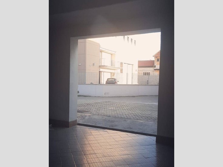 Attività commerciale in Affitto a Santa Croce sull'Arno, 400€, 80 m²