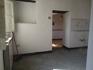 Casa Indipendente in Vendita a Buti, 90'000€, 120 m²