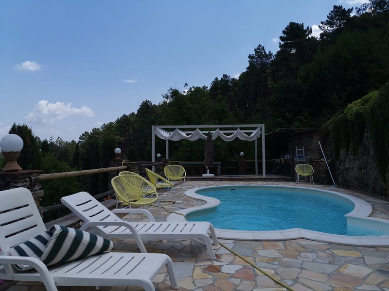 Villetta a schiera in Vendita a Buti, 800'000€, 200 m²