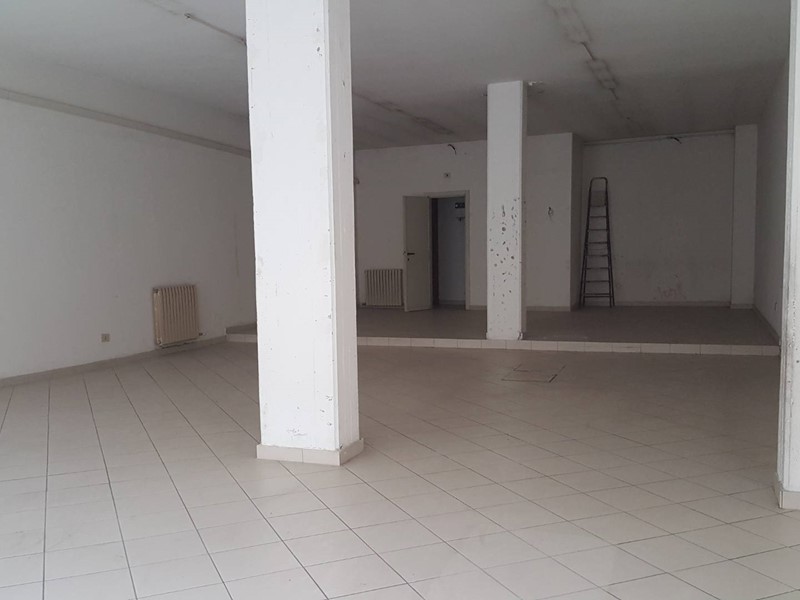 Attività commerciale in Vendita a Santa Croce sull'Arno, 110'000€, 100 m²