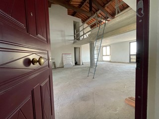 Appartamento in Vendita a Santa Croce sull'Arno, 240'000€, 160 m²