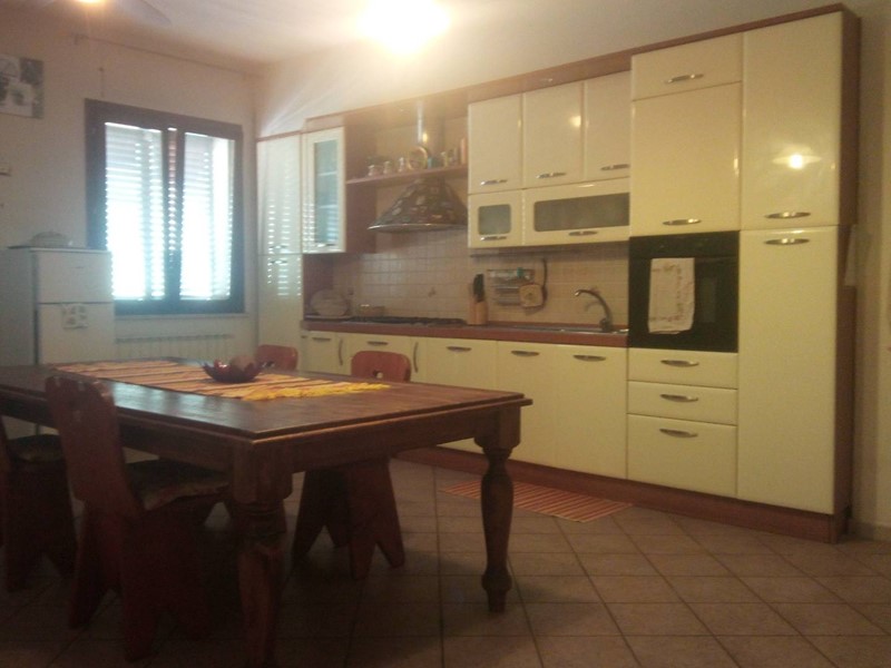 Casa Indipendente in Vendita a Montopoli in Val d'Arno, 205'000€, 220 m²
