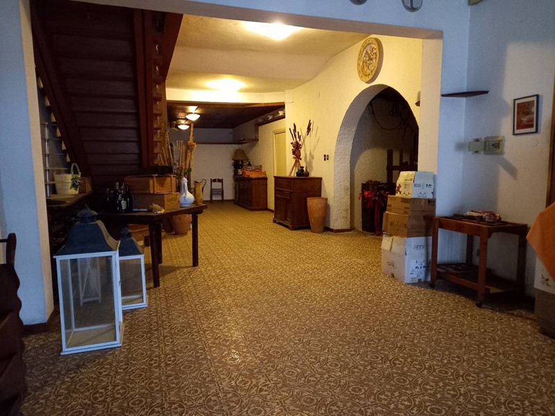 Casa Indipendente in Vendita a Casciana Terme Lari, 270'000€, 1280 m²