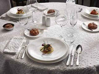 Attività commerciale in Affitto a Montopoli in Val d'Arno, 3'000€, 300 m²