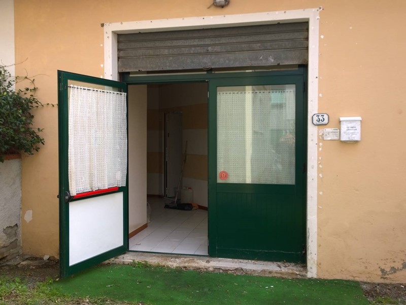 Attività commerciale in Vendita a Ponsacco, 170'000€, 250 m²
