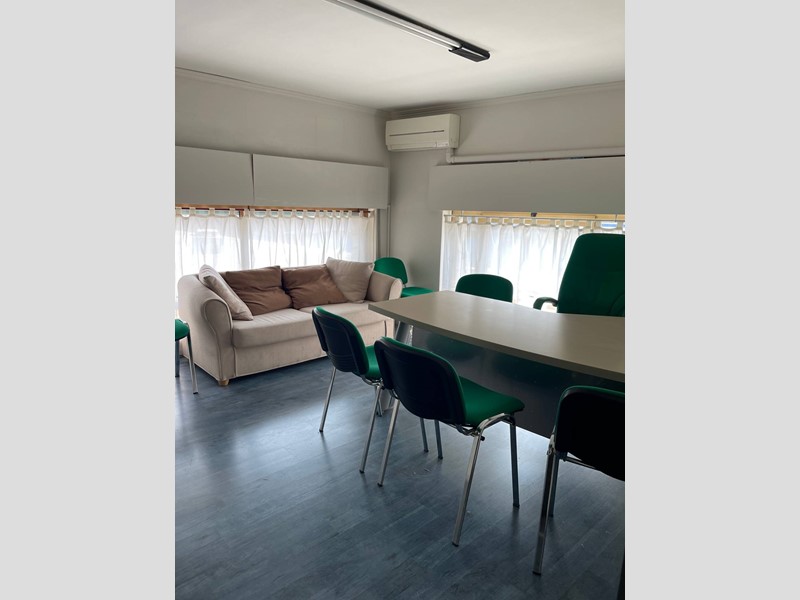 Ufficio in Affitto a Pontedera, 600€, 52 m²