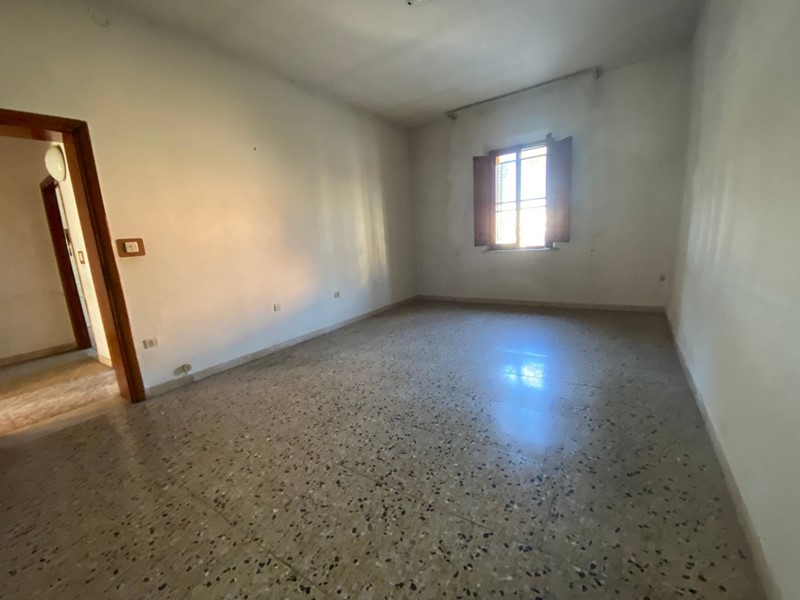 Quadrilocale in Vendita a Castelfranco di Sotto, 85'000€, 99 m², con Box