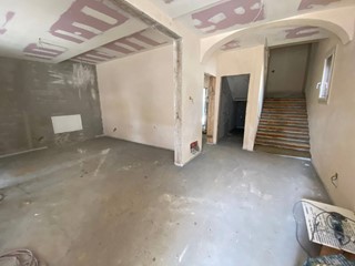 Casa Indipendente in Vendita a Santa Maria a Monte, 450'000€, 185 m²