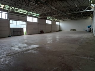 Capannone in Vendita a Casciana Terme Lari, 260'000€, 1100 m²