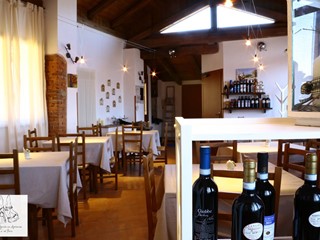 Attività commerciale in Affitto a Bientina, 1'950€, 170 m²