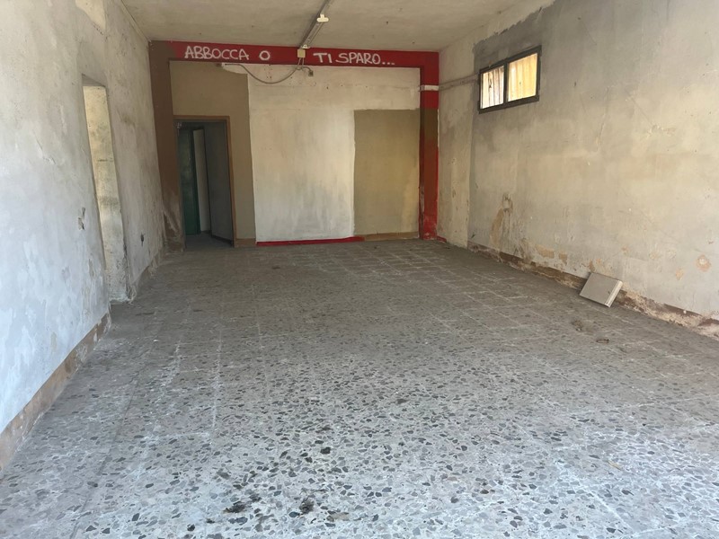 Attività commerciale in Vendita a Vicopisano, 135'000€, 120 m²