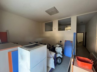Attività commerciale in Affitto a Santa Maria a Monte, 450€, 90 m²