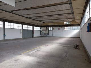 Attività commerciale in Vendita a San Miniato, 850'000€, 850 m², con Box