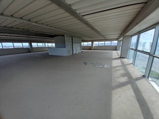 Attività commerciale in Vendita a Ponsacco, 500'000€, 990 m²