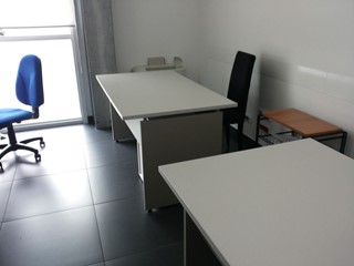 Ufficio in Affitto a Ponsacco, 360€, 14 m²