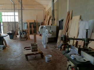 Attività commerciale in Affitto a Ponsacco, 1'400€, 330 m²