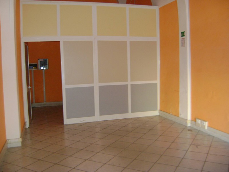 Attività commerciale in Affitto a Livorno, 450€, 40 m²
