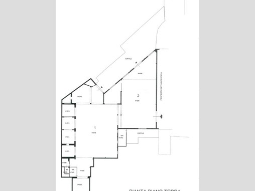 Attività commerciale in Affitto a Livorno, 1200 m²