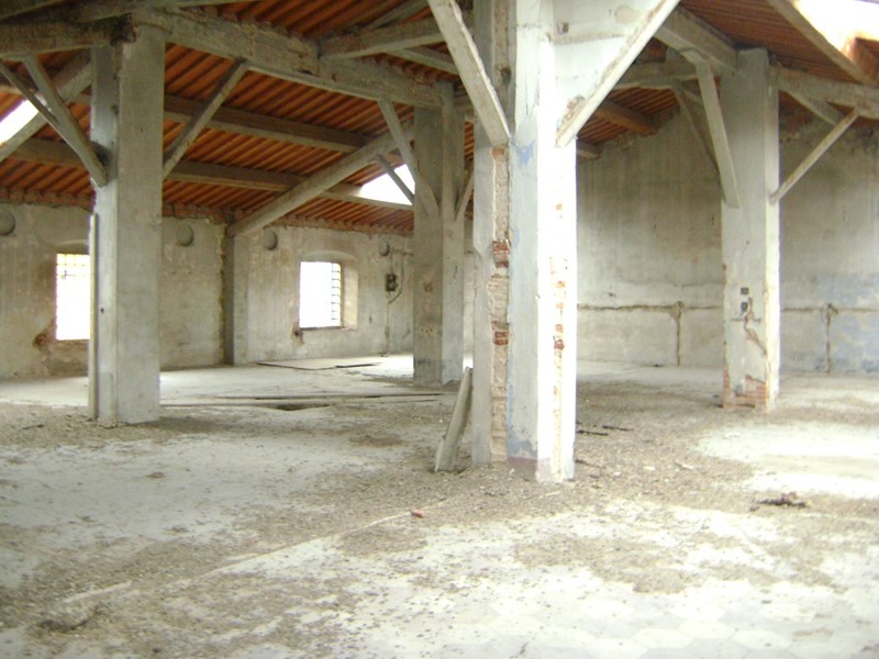 Attività commerciale in Affitto a Livorno, 500 m²