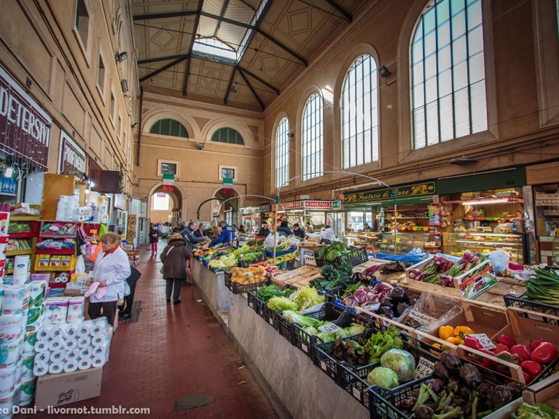 Attività commerciale in Affitto a Livorno, 900€, 33 m²