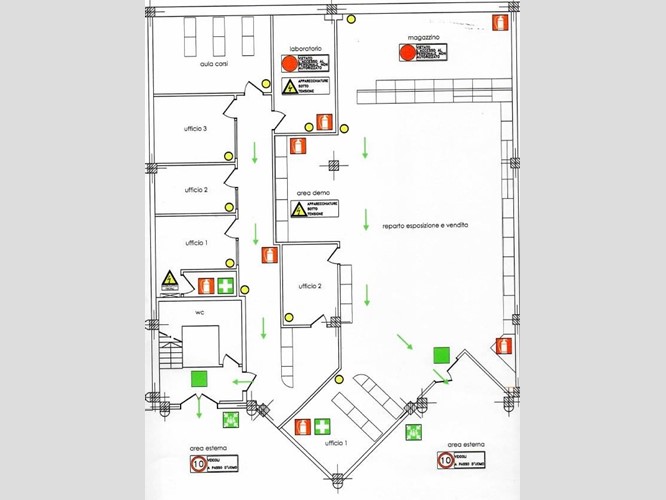 Capannone in Affitto a Livorno, 3'000€, 350 m²