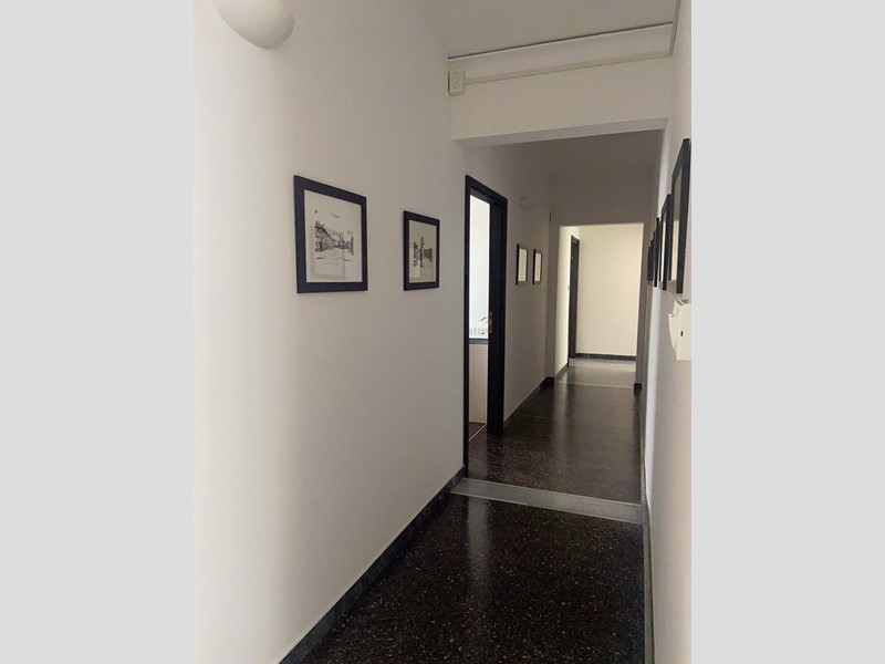 Ufficio in Affitto a Livorno, 1'000€, 80 m²