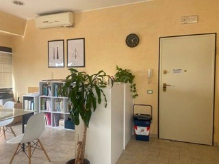 Ufficio in Affitto a Livorno, 600€, 70 m²