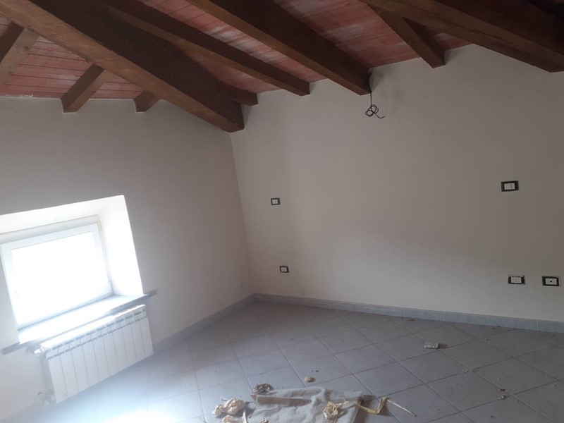 Casa Indipendente in Vendita a San Marcello Piteglio, 350'000€, 500 m²