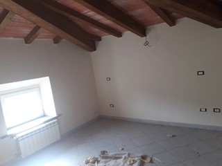 Casa Indipendente in Vendita a San Marcello Piteglio, 350'000€, 500 m²