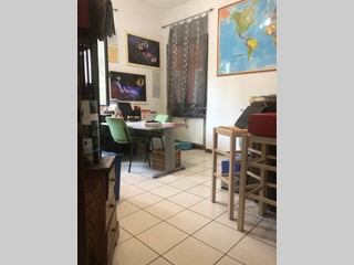 Ufficio in Affitto a Altopascio, 400€, 40 m²