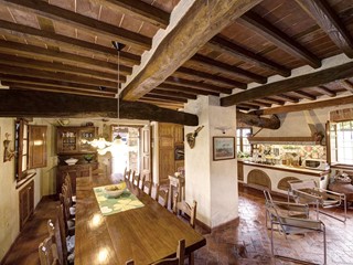 Casa Indipendente in Affitto a Massarosa, 5'150€, 280 m²