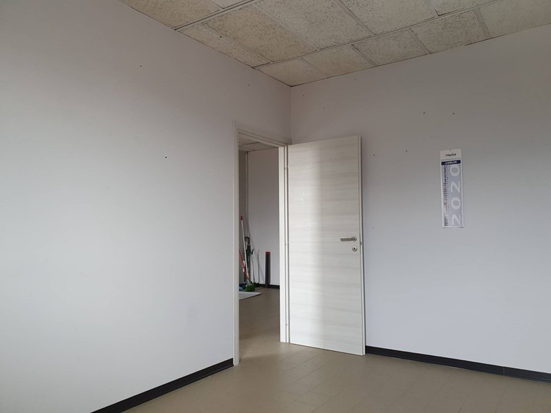 Ufficio in Affitto a Capannori, 350&euro;, 50 m²