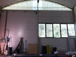 Attività commerciale in Affitto a Capannori, 320 m²