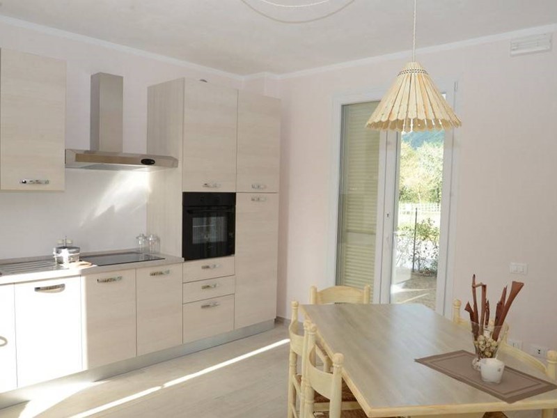 Casa Indipendente in Vendita a Massarosa, 990'000€, 280 m²