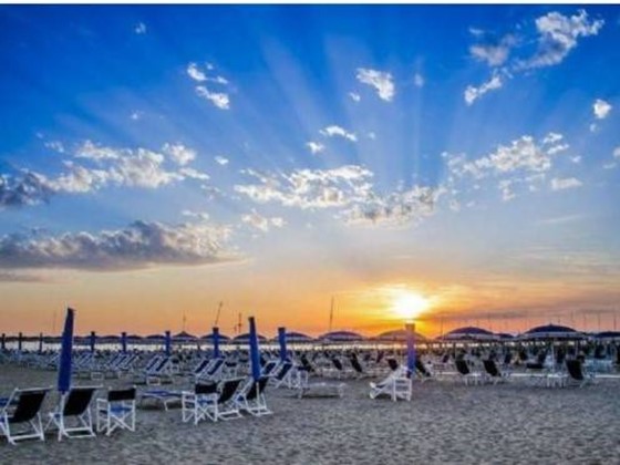 Attività commerciale in Vendita a Camaiore, 1'100'000&euro;, 3400 m², con Box