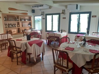 Attività commerciale in Vendita a Viareggio, 220 m²