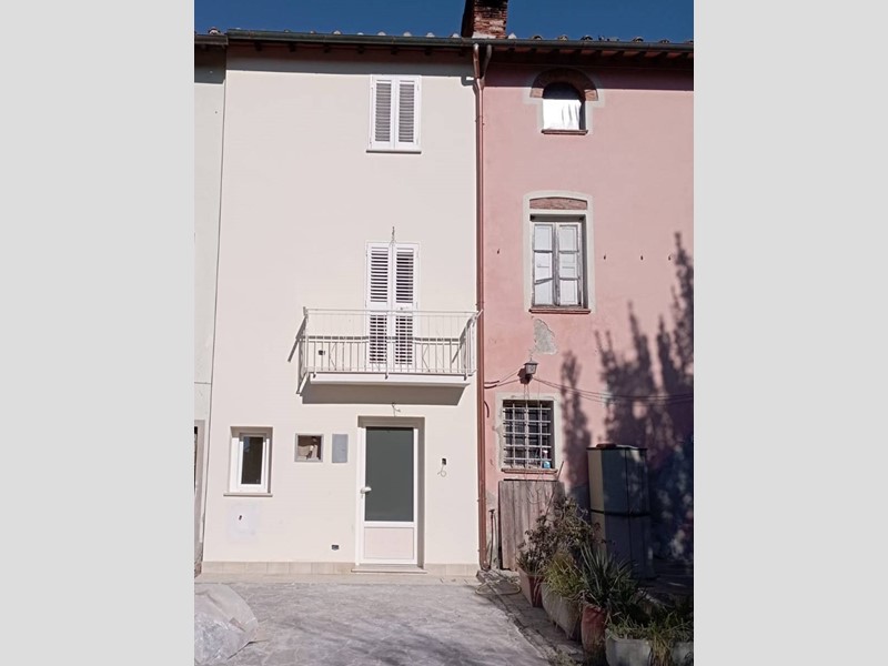 Casa Indipendente in Vendita a Lucca, 210'000&euro;, 110 m²