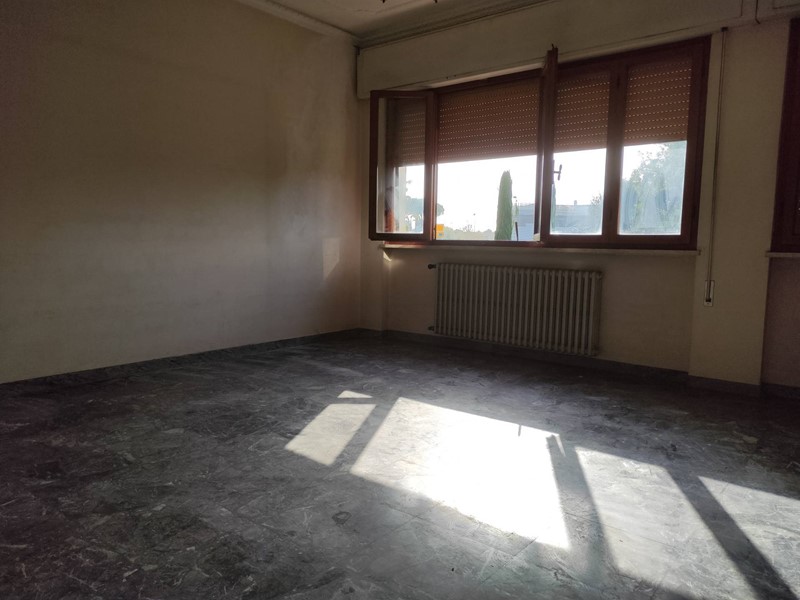 Casa Indipendente in Vendita a Chiesina Uzzanese, 299'000€, 300 m²